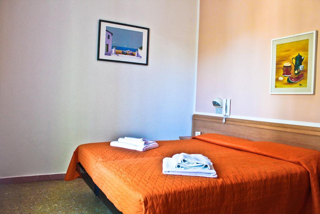 Hotel Leda Rimini Zimmer foto