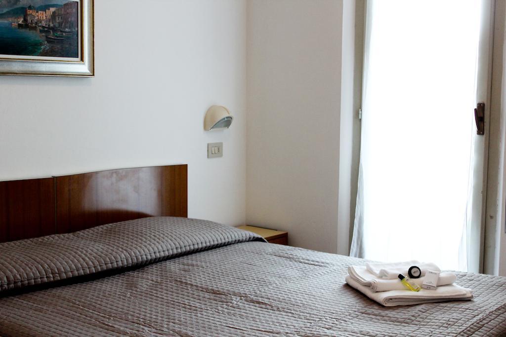Hotel Leda Rimini Zimmer foto